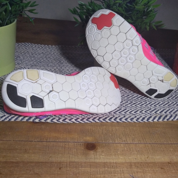 Used women's Nike free 5.0 running shoes size 7y / 8.5 women pink - Picture 3 of 10